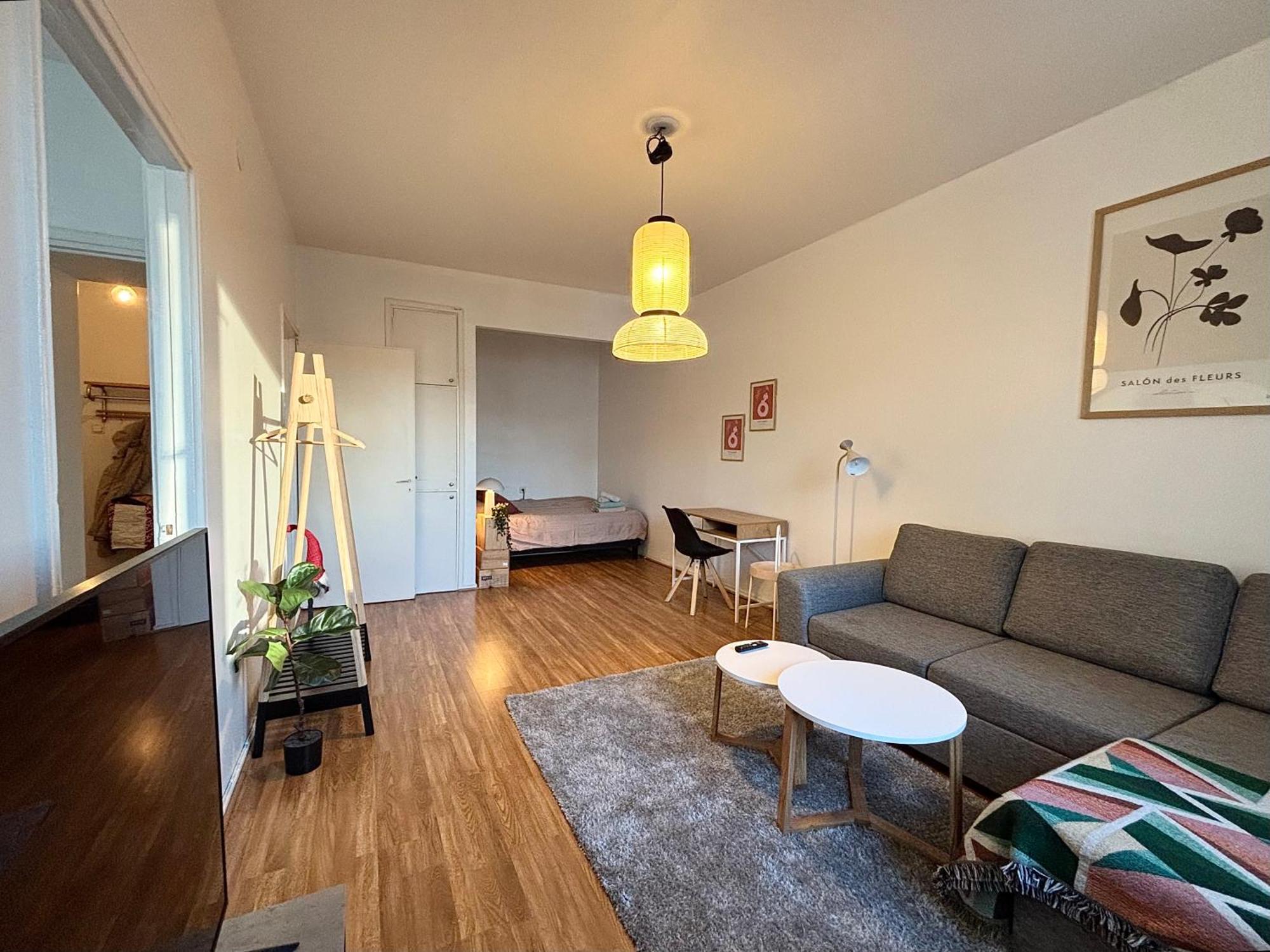 Le Petit Sommelier - 1 Bedroom, Near Metro, Garden View *